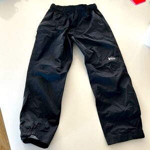 REI kids small (8) black rain pants